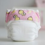 Set Mamadera, Chupete, Pañal Y Cubiertos Para Bebote Muñeca - Imagen 5