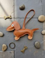 Llavero Eco Cuero Perro Dachshund Salchicha Charm Marrón - Imagen 3