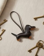 Llavero Eco Cuero Perro Dachshund Salchicha Charm Negro - Imagen 5